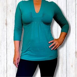 Patagonia Respite V-neck Turquoise Workout Leisure Top Medium 3/4 Sleeve